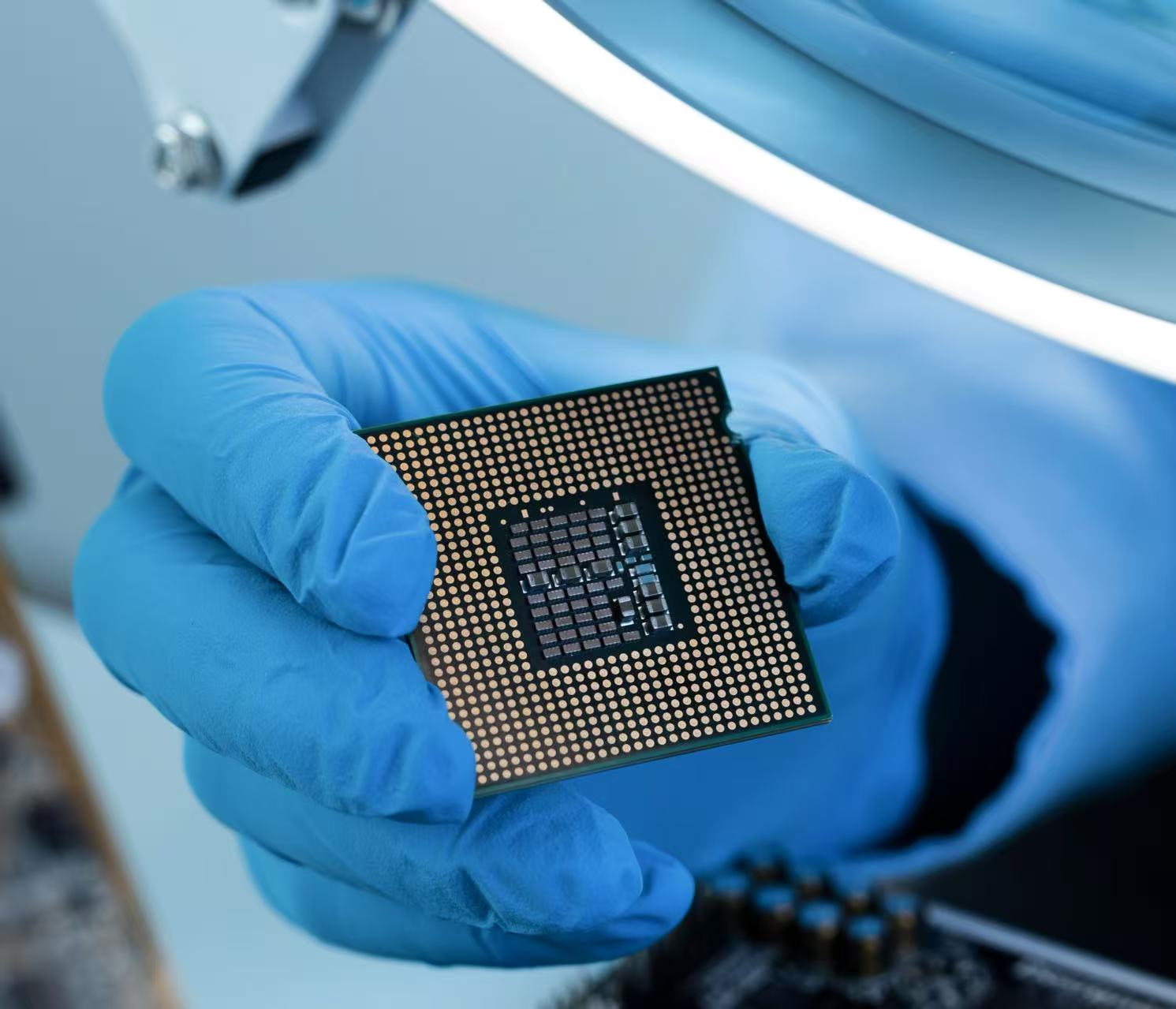 构建AI算力背后的高密度封装能力